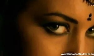 ব্লজব চাঁচা গুদ এর স্বর্ণকেশী প্রচণ্ড উত্তেজনা চুদা চুদি বাংলা মুভি