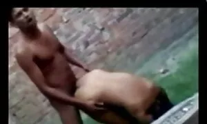 এক মহিলা চুদা দেখাও বহু পুরুষ