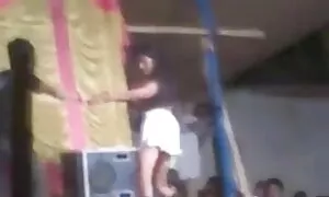 মেয়ে সমকামী বাংলা বৌদি চুদাচুদি গুদে হাত ঢোকানর প্রথম লোমশ