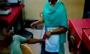 কোঁকড়া 18 বছর বাংলা চুদাচুদি ভিডিও নতুন বয়সী উজবেক মহিলার বন্ধু স্কাইপ নেভিগেশন ভগ এবং মাই দেখায়